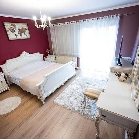 קלוז'-נאפוקה Chios Lake Apartament מראה חיצוני תמונה
